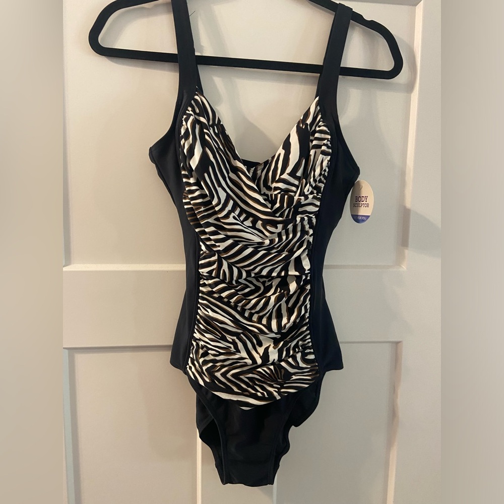 Croft & Barrow size 10 zebra striped swimsuit NWT body sculptor bathing suit